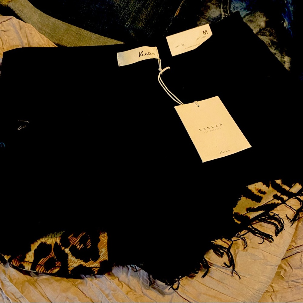 KanCan ADORABLY cute black denim shorts with visible Leopard pockets
